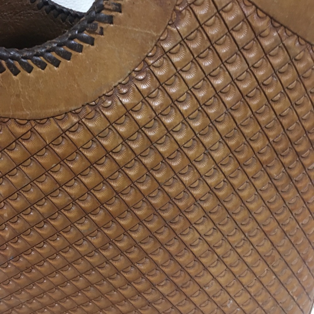 Beautiful hand tooled vintage bag - Picture 8 of 9